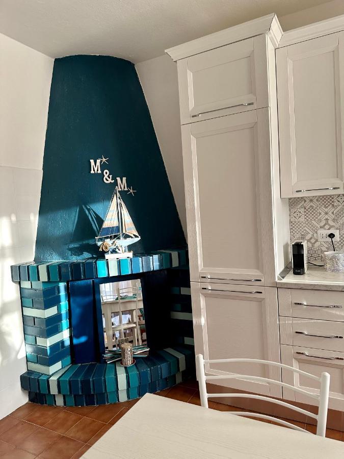 Residenza M.E.M. La Maddalena Apartment Ла Мадалена Екстериор снимка