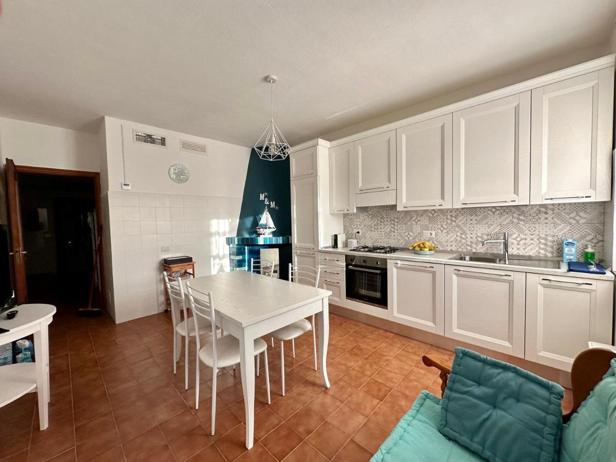 Residenza M.E.M. La Maddalena Apartment Ла Мадалена Екстериор снимка
