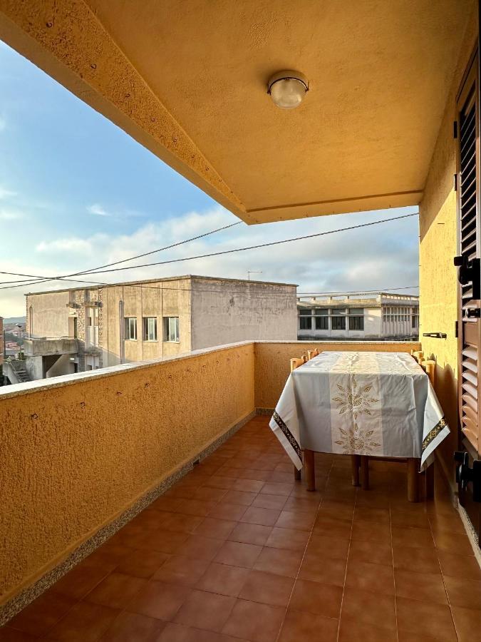 Residenza M.E.M. La Maddalena Apartment Ла Мадалена Екстериор снимка