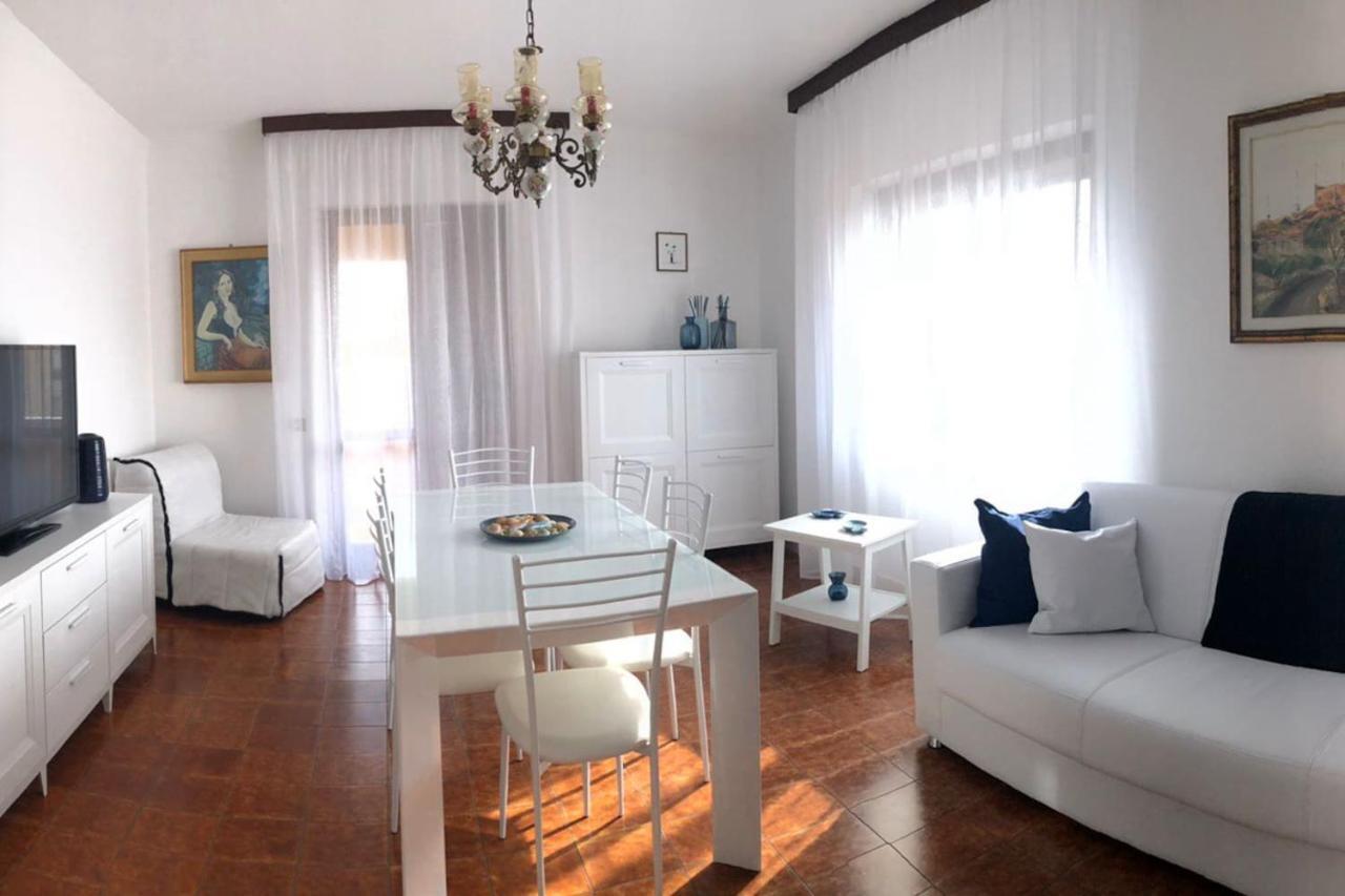 Residenza M.E.M. La Maddalena Apartment Ла Мадалена Екстериор снимка