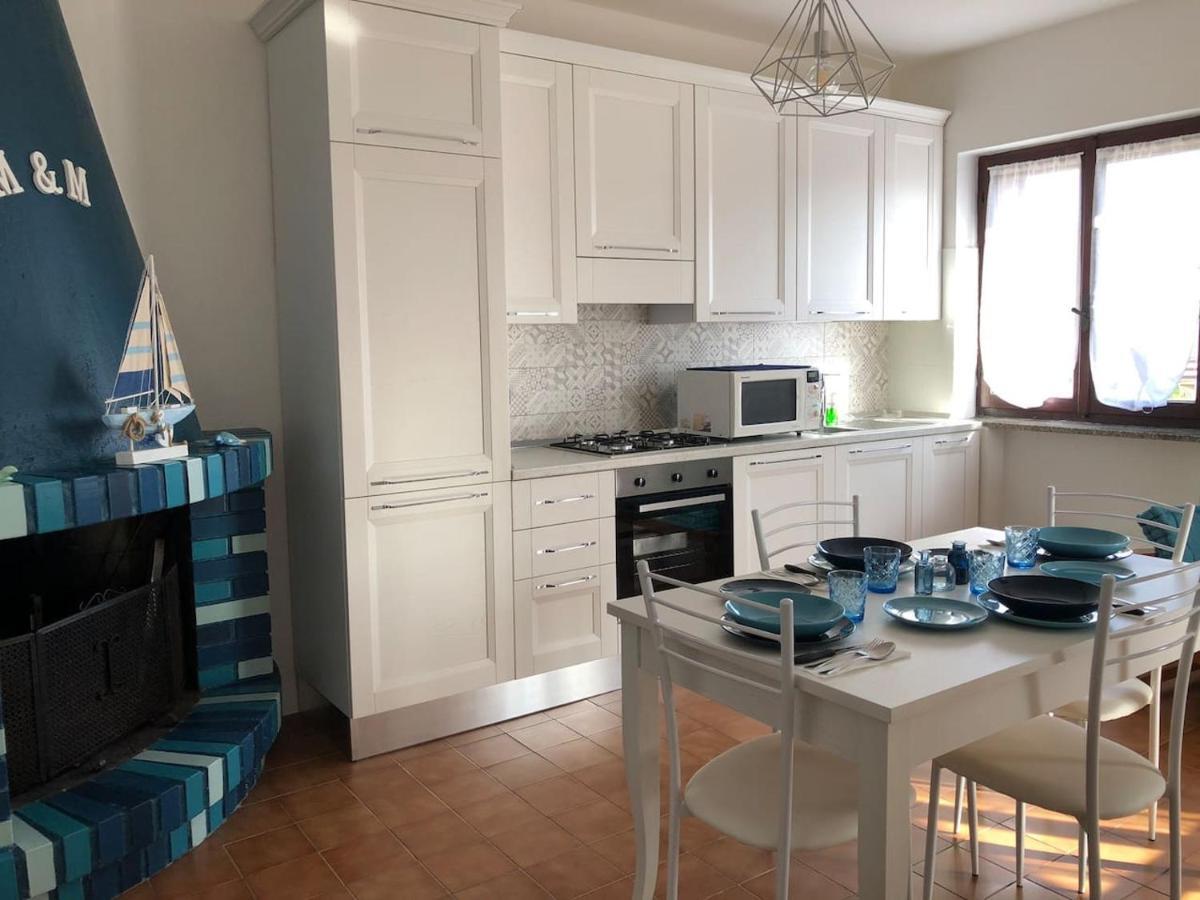 Residenza M.E.M. La Maddalena Apartment Ла Мадалена Екстериор снимка
