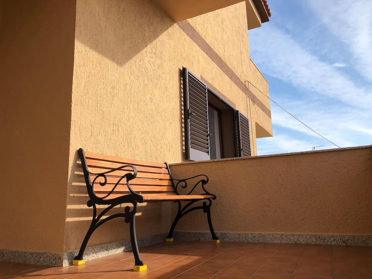 Residenza M.E.M. La Maddalena Apartment Ла Мадалена Екстериор снимка