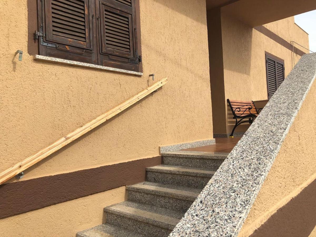 Residenza M.E.M. La Maddalena Apartment Ла Мадалена Екстериор снимка